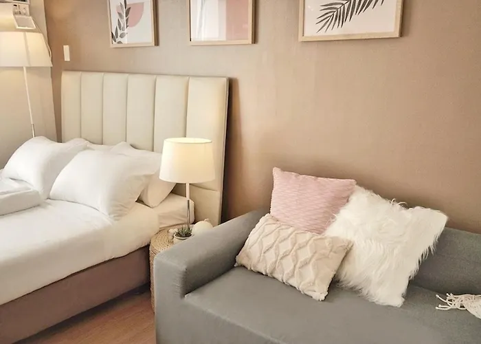 Quince Studio W/ Balcony Orochi Staycation Ph At Loop Tower Cdo