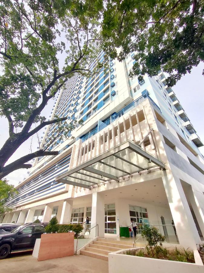 Quince W/ Balcony Orochi Staycation Ph At Loop Tower Cdo Apartment Cagayan de Oro