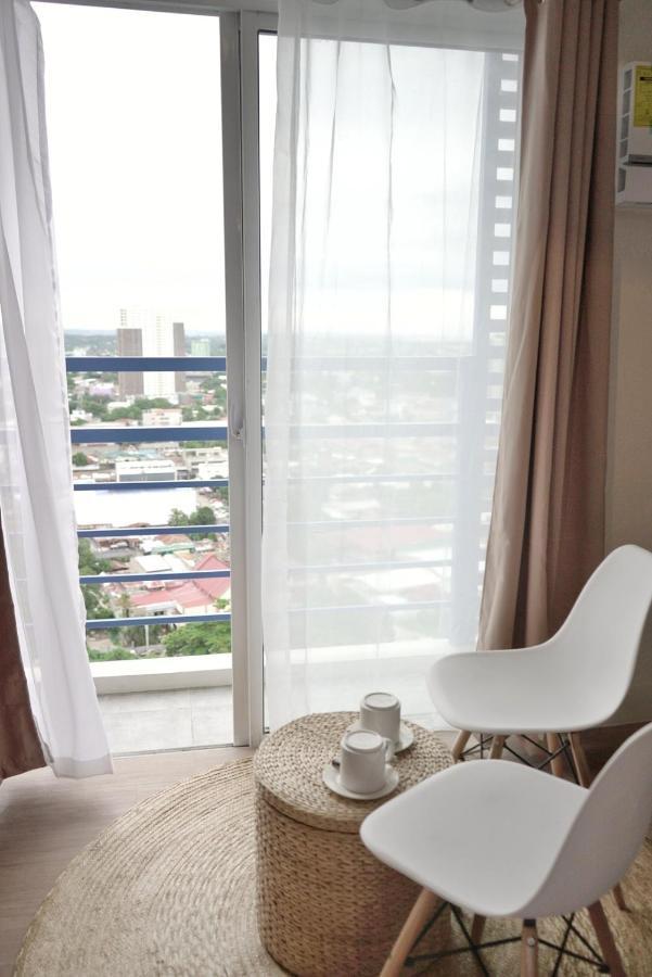 Apartment Quince W/ Balcony Orochi Staycation Ph At Loop Tower Cdo Cagayan de Oro